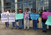Femicidio con arma reglamentaria: Familiares exigen justicia