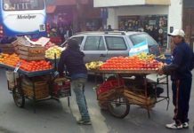 Ambulantes cortaron la San Martín y piden volver a trabajar