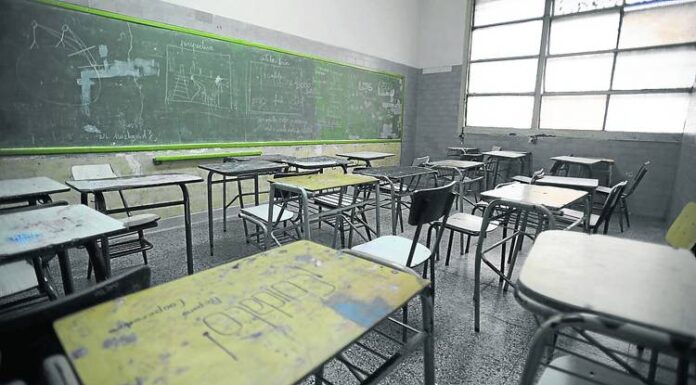 El presupuesto educativo nacional bajó casi 50% en los últimos dos años
