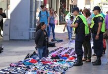 Manteros exigen a la Municipalidad no ser corridos de las peatonales