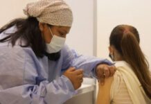La vacunación a menores de 11 años se realizará en las escuelas