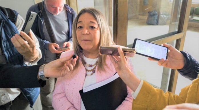 La escribana de Adorni reveló que pagó un departamento sin interés
