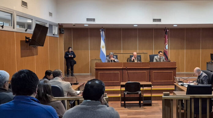 Juicio a 9 médicos por la muerte de una mujer