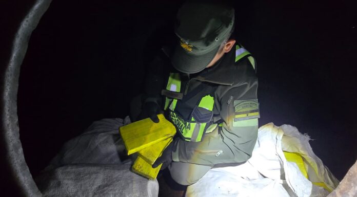 Hallan más de 112 kilos de cocaína ocultos en un camión cisterna boliviano