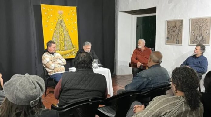 La Bitácora: poesía, música y arte en vivo
