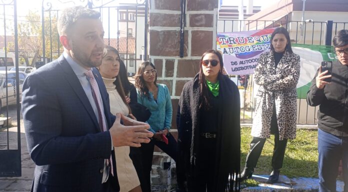 Feministas denunciaron violencia institucional afuera del Concejo