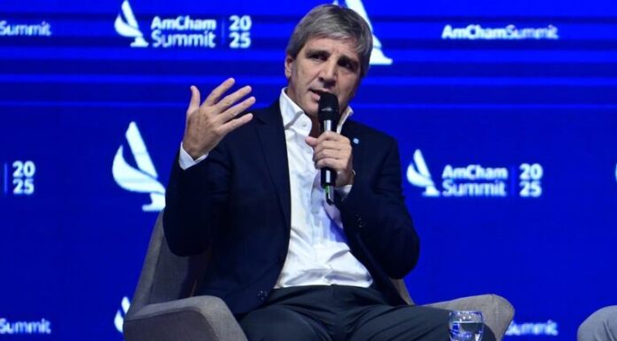 Caputo confirmó que «Hay dólares para todos»